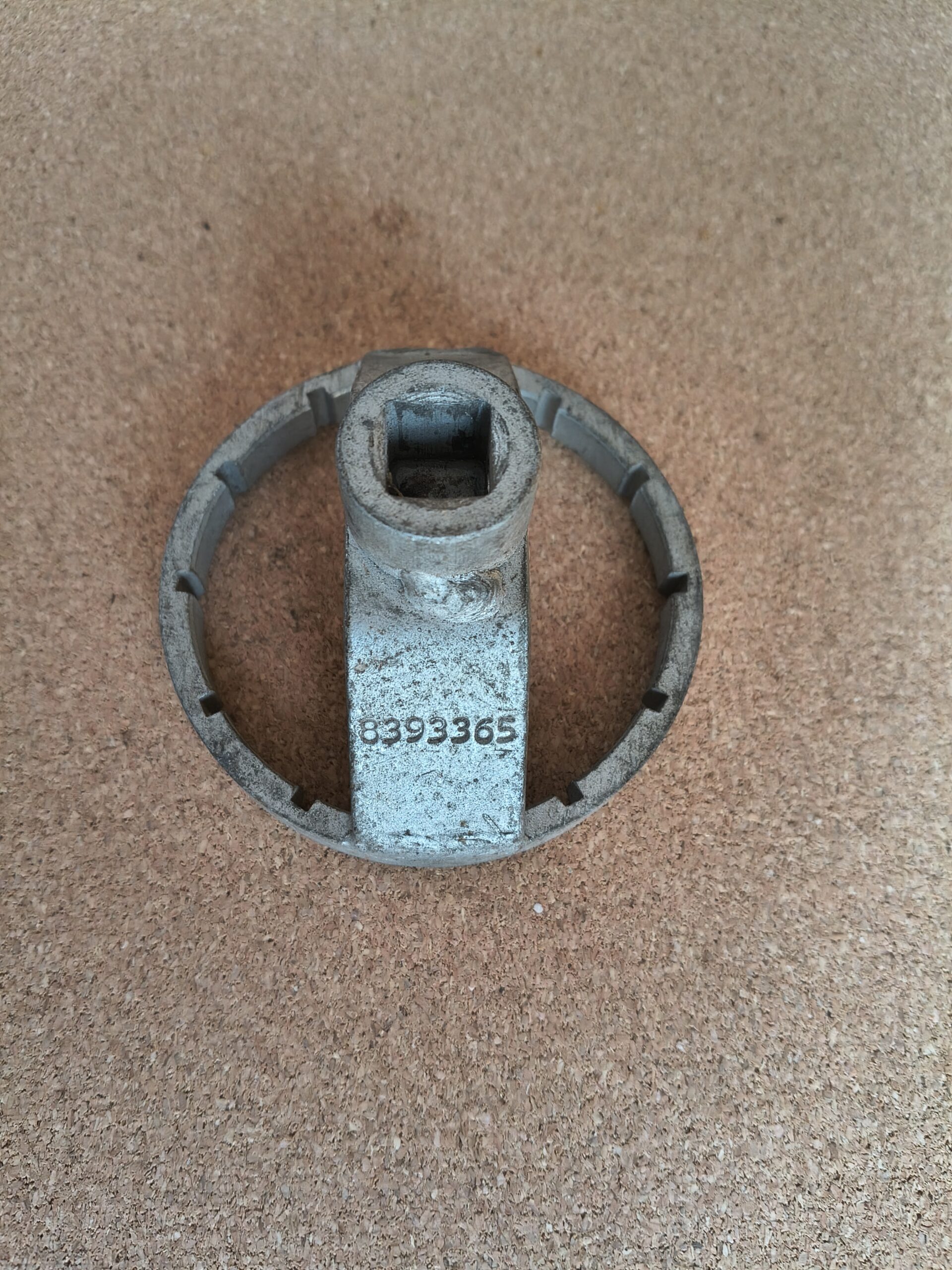 Saab 900 Fuel Level Sender Cap Removal Tool